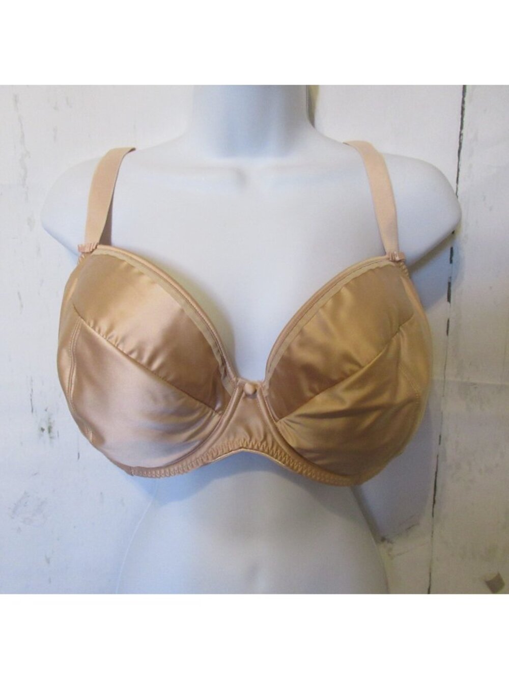 Bravissimo Bra 40FF Beige Tan Satin Seamed Underwire Back Closure Plus Size